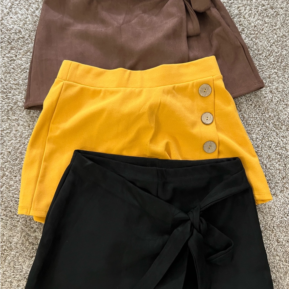 Shorts - Picture 3 of 3